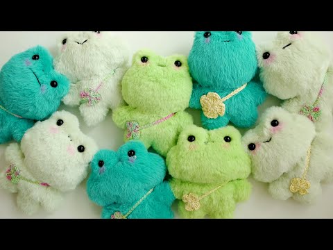 a pattern of oblong frog doll small and cute