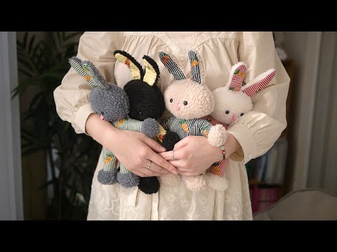 The pattern of the tongue rabbit doll